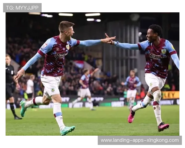 西汉姆联鏖战伯恩利保级关键战谁能逆境突围迎来转机