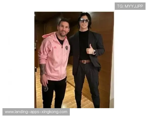 梅西亲手签名球拍送给病童，家属感激涕零