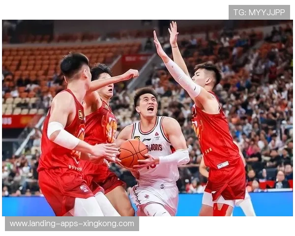 CBA辽宁内线盖帽后快攻完成漂亮得分