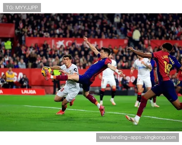 拉菲尼亚禁区外弧线球穿网巴萨领先